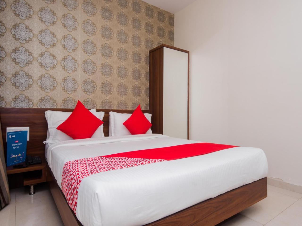 Hotel Park Inn Васаи Екстериор снимка