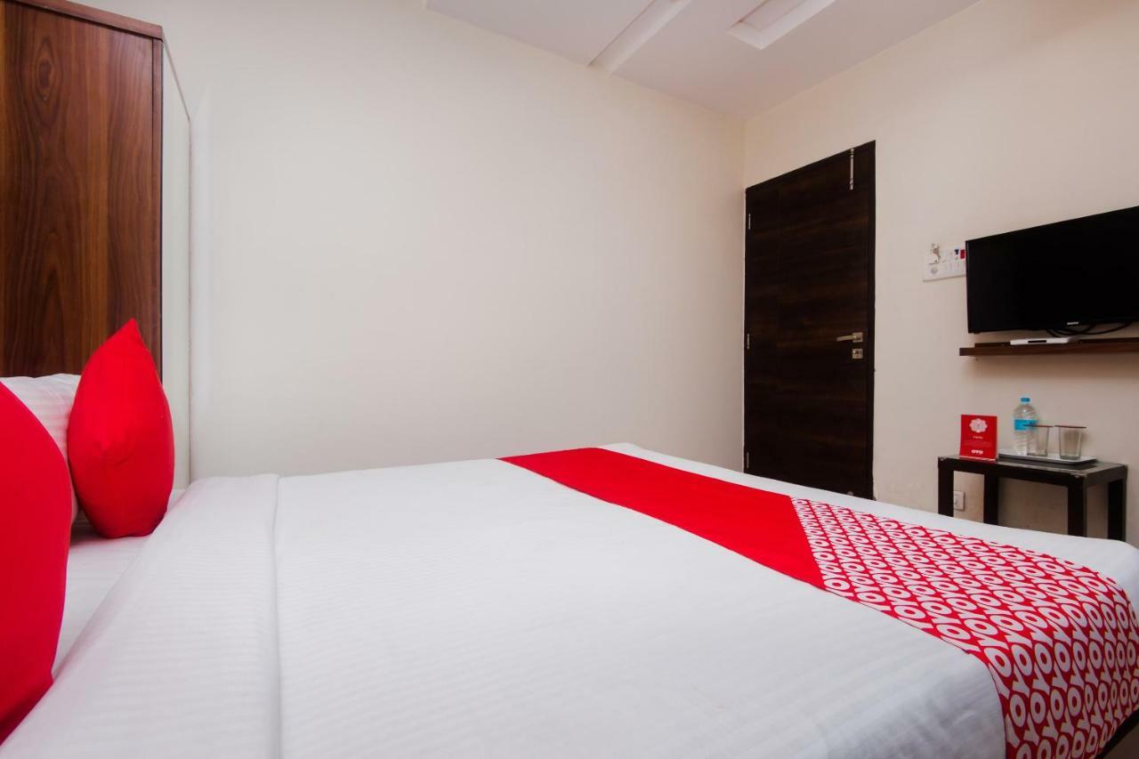 Hotel Park Inn Васаи Екстериор снимка